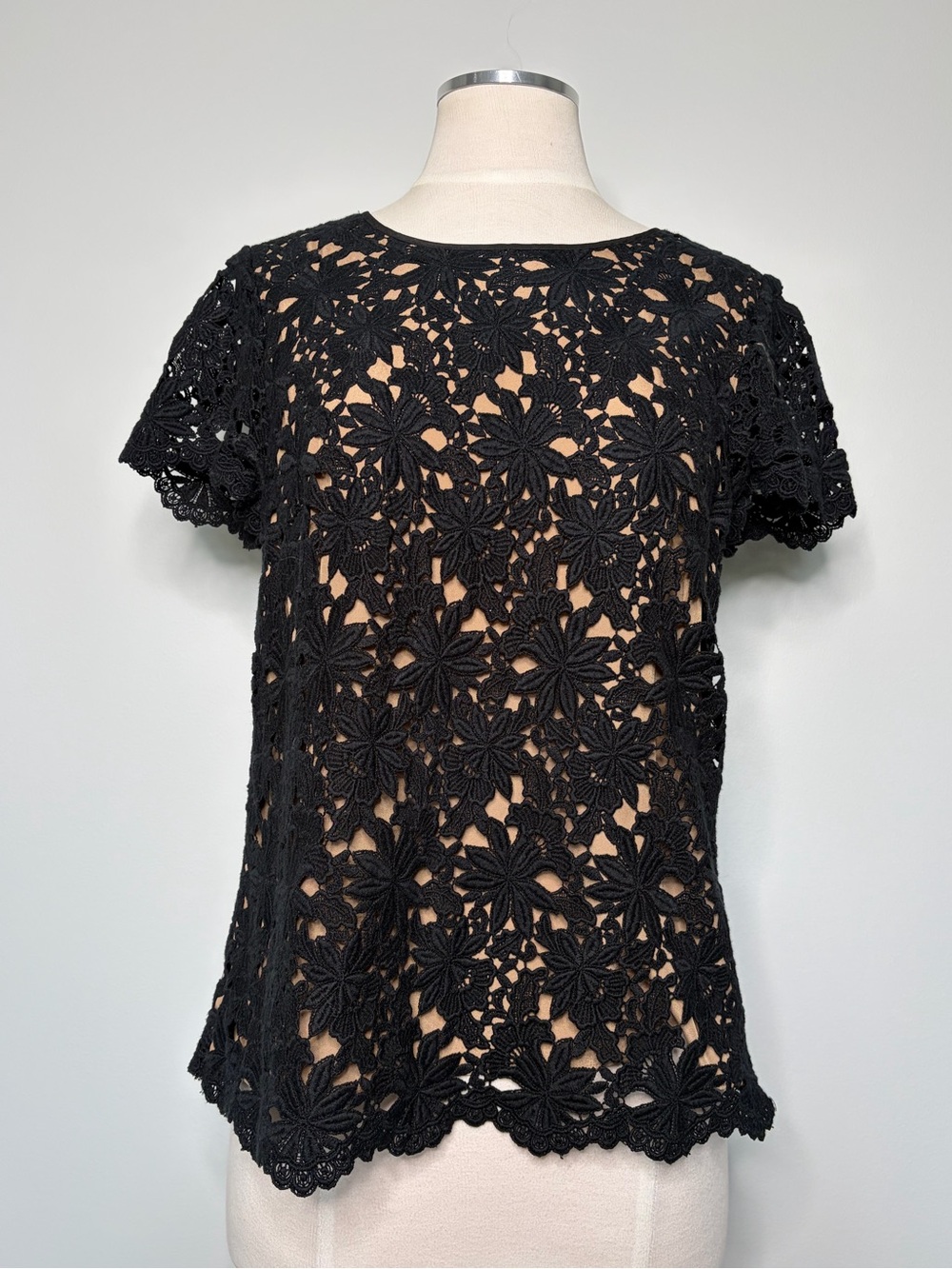 Talbots Black Floral Crochet Short Sleeve Top, size 10 Petite